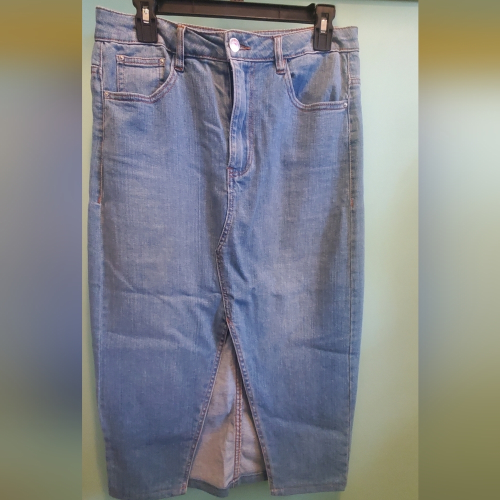 Almost Famous Midi Denim Skirt